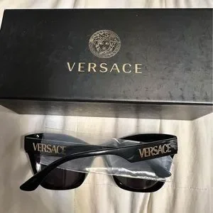 Versace | Accessories | Versace Eyes Cat Sunglasses  display picture 1